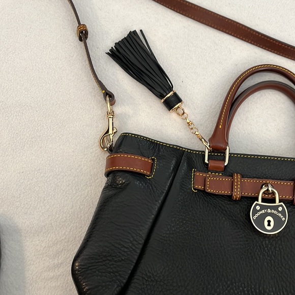 Dooney and Bourke Black Rich pebble leather crossbody bag - Picture 9 of 9